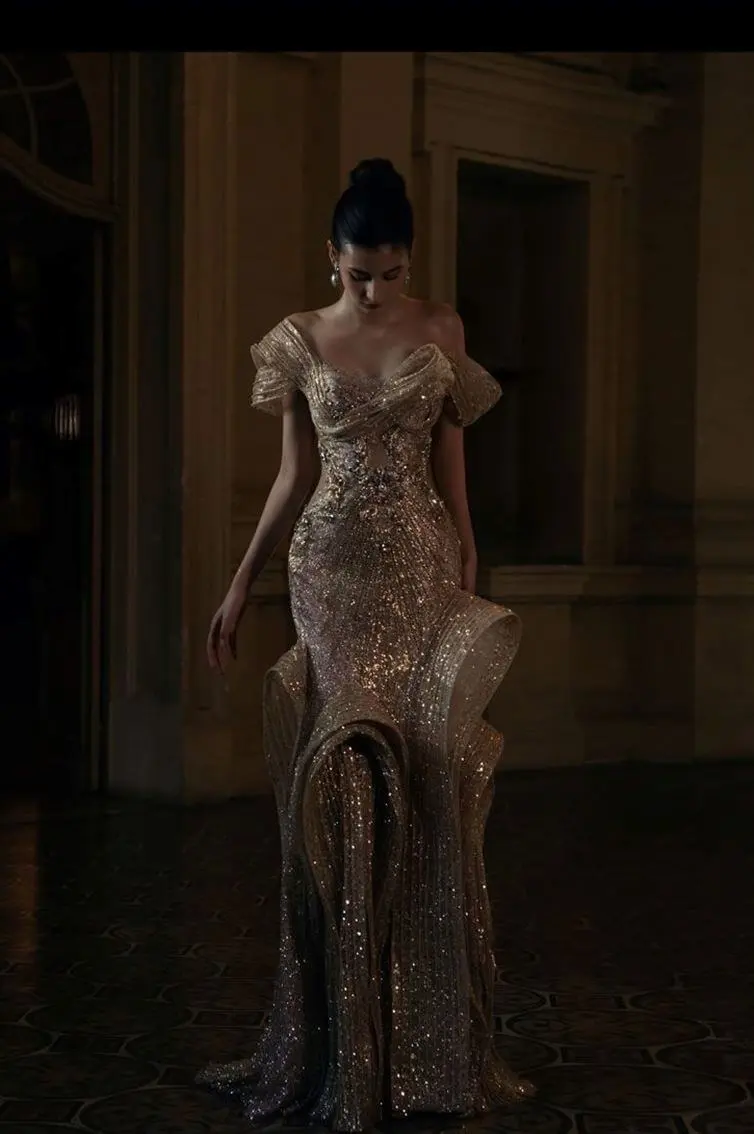 “ ALMANDE “ - LONG - FITTED - OFF SOULDERS 