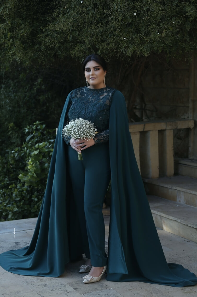 QUEEN OF EEMERALD  -Jumpsuit-cape-sleeve